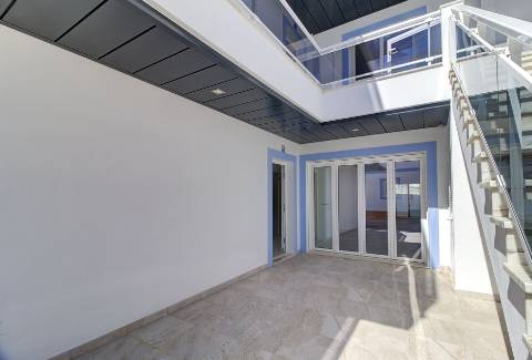 T0+1 com parqueamento e Acesso Direto à Praia - Manta Rota