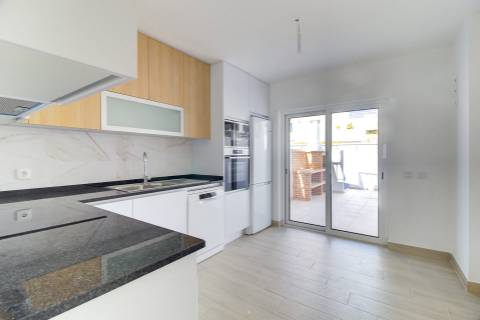 T0+1 com parqueamento e Acesso Direto à Praia - Manta Rota