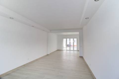 T0+1 com parqueamento e Acesso Direto à Praia - Manta Rota