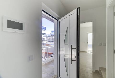 T1+3 Duplex com Garagem e Acesso Direto à Praia - Manta Rota