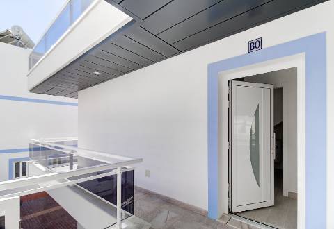 T1+3 Duplex com Garagem e Acesso Direto à Praia - Manta Rota