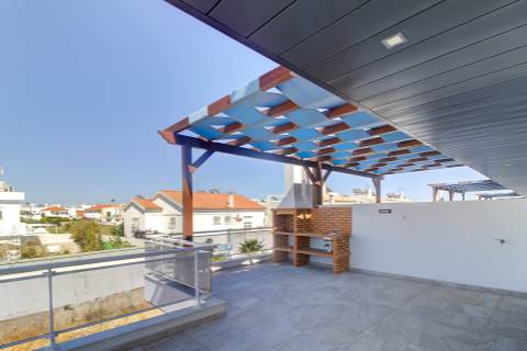 T1+3 Duplex com Garagem e Acesso Direto à Praia - Manta Rota