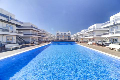 T0+1 com parqueamento e Acesso Direto à Praia - Manta Rota