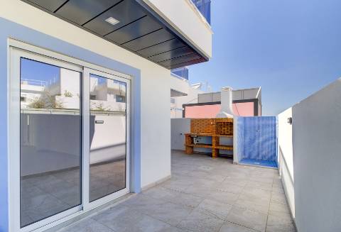 T0+1 com parqueamento e Acesso Direto à Praia - Manta Rota