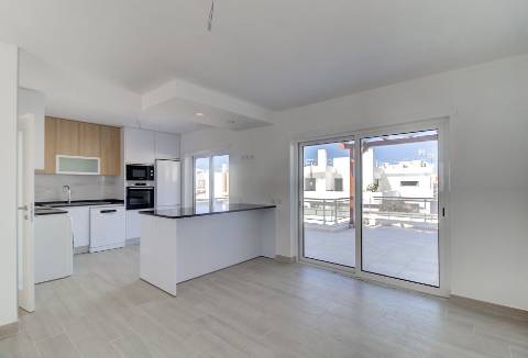 T1+3 Duplex com Garagem e Acesso Direto à Praia - Manta Rota