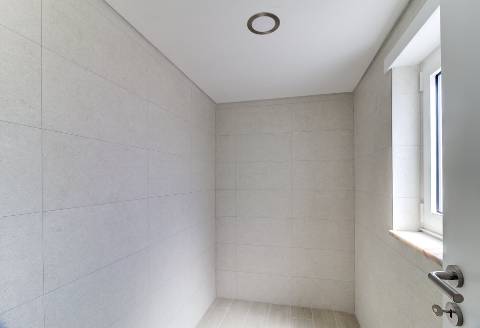 T1+3 Duplex com Garagem e Acesso Direto à Praia - Manta Rota