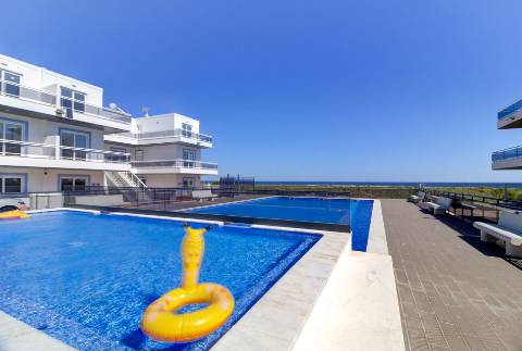 T1+3 Duplex com Garagem e Acesso Direto à Praia - Manta Rota