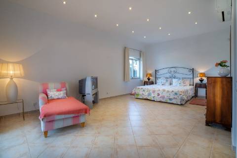 Moradia térrea com 4 quartos, Piscina em São Brás de Alportel