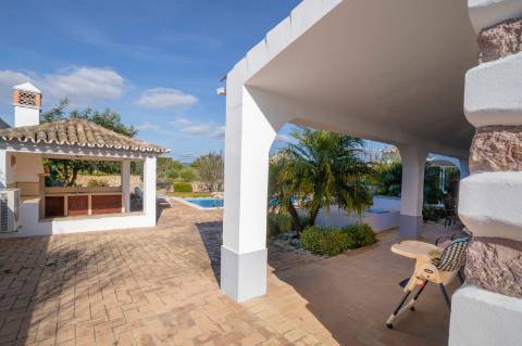 Moradia térrea com 4 quartos, Piscina em São Brás de Alportel