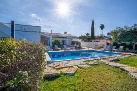 Moradia térrea com 4 quartos, Piscina em São Brás de Alportel