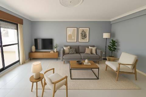 Apartamento T3 com 122,37m² no Centro de Olhão - Oportunidade Imperdível para Renovar a Seu Gosto!