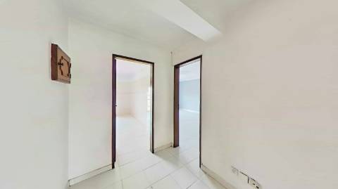 Apartamento T3 com 122,37m² no Centro de Olhão - Oportunidade Imperdível para Renovar a Seu Gosto!