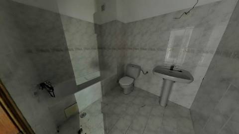 Apartamento T3 com 122,37m² no Centro de Olhão - Oportunidade Imperdível para Renovar a Seu Gosto!