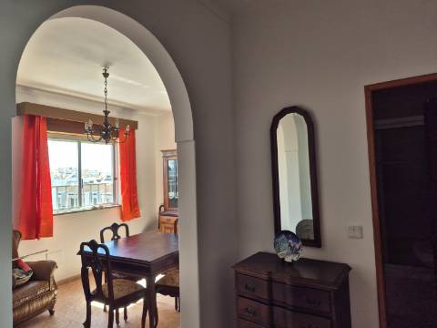 Apartamento de dois andares para arrendamento ANUAL em Vila Real de Santo António