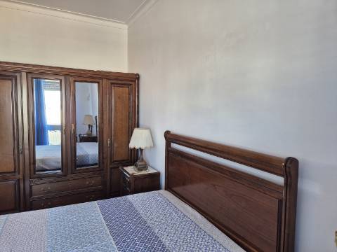 Apartamento de dois andares para arrendamento ANUAL em Vila Real de Santo António