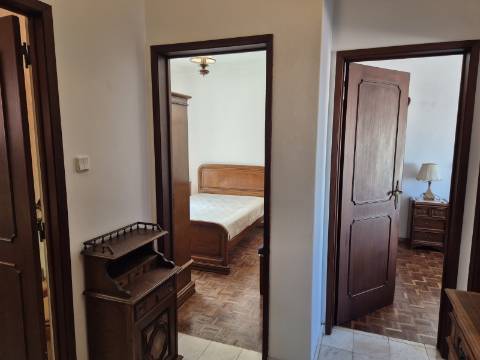 Apartamento de dois andares para arrendamento ANUAL em Vila Real de Santo António