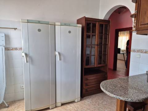 Apartamento de dois andares para arrendamento ANUAL em Vila Real de Santo António