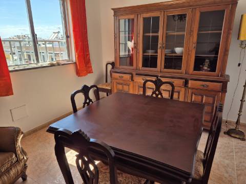 Apartamento de dois andares para arrendamento ANUAL em Vila Real de Santo António