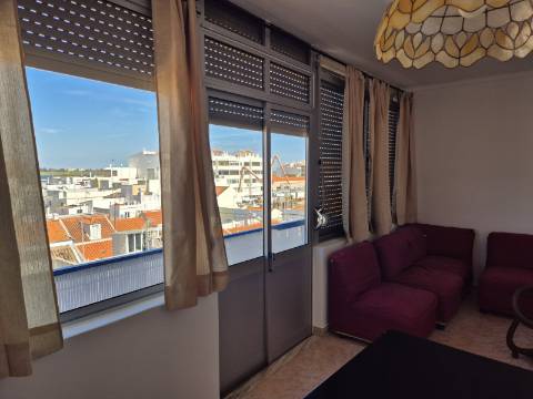 Apartamento de dois andares para arrendamento ANUAL em Vila Real de Santo António