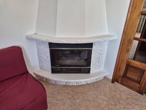 Apartamento de dois andares para arrendamento ANUAL em Vila Real de Santo António