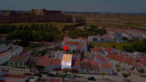 Moradia T3+2 com Jardim, Garagem e Vista Castelo no Centro de Castro Marim - 2 Artigos Vendidos em Conjunto