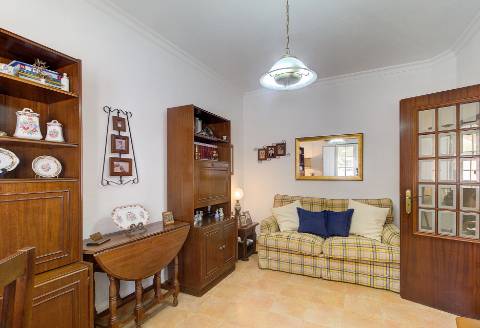 Moradia T3+2 com Jardim, Garagem e Vista Castelo no Centro de Castro Marim - 2 Artigos Vendidos em Conjunto