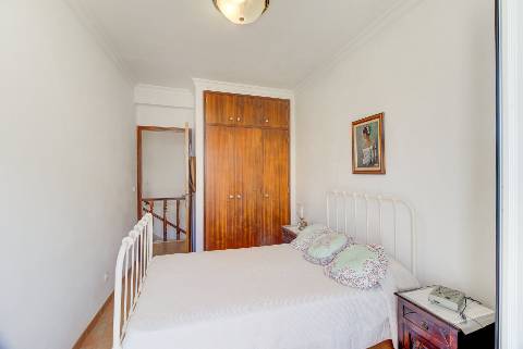 Moradia T3+2 com Jardim, Garagem e Vista Castelo no Centro de Castro Marim - 2 Artigos Vendidos em Conjunto