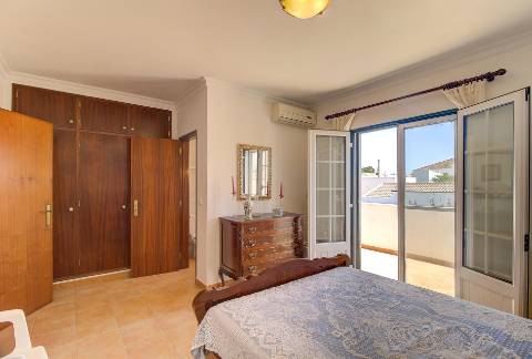 Moradia T3+2 com Jardim, Garagem e Vista Castelo no Centro de Castro Marim - 2 Artigos Vendidos em Conjunto