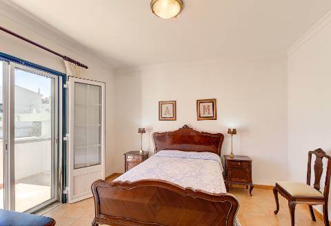 Moradia T3+2 com Jardim, Garagem e Vista Castelo no Centro de Castro Marim - 2 Artigos Vendidos em Conjunto