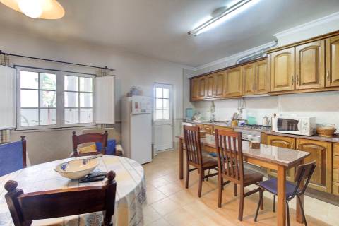 Moradia T3+2 com Jardim, Garagem e Vista Castelo no Centro de Castro Marim - 2 Artigos Vendidos em Conjunto