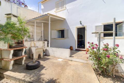 Moradia T3+2 com Jardim, Garagem e Vista Castelo no Centro de Castro Marim - 2 Artigos Vendidos em Conjunto