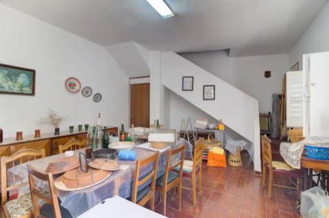 Moradia T3+2 com Jardim, Garagem e Vista Castelo no Centro de Castro Marim - 2 Artigos Vendidos em Conjunto