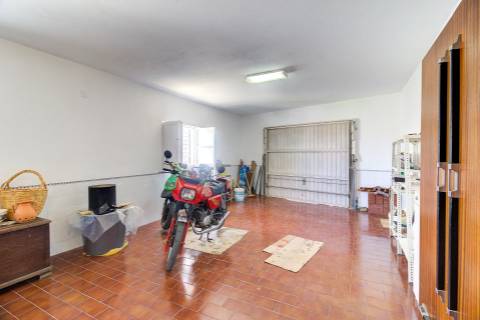 Moradia T3+2 com Jardim, Garagem e Vista Castelo no Centro de Castro Marim - 2 Artigos Vendidos em Conjunto