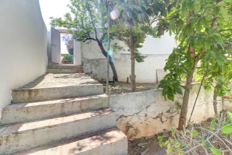 Moradia T3+2 com Jardim, Garagem e Vista Castelo no Centro de Castro Marim - 2 Artigos Vendidos em Conjunto