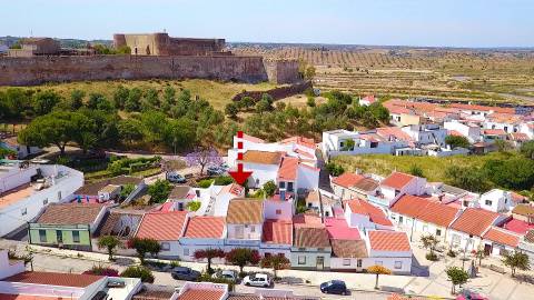 Moradia T3+2 com Jardim, Garagem e Vista Castelo no Centro de Castro Marim - 2 Artigos Vendidos em Conjunto