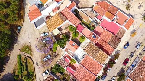 Moradia T3+2 com Jardim, Garagem e Vista Castelo no Centro de Castro Marim - 2 Artigos Vendidos em Conjunto