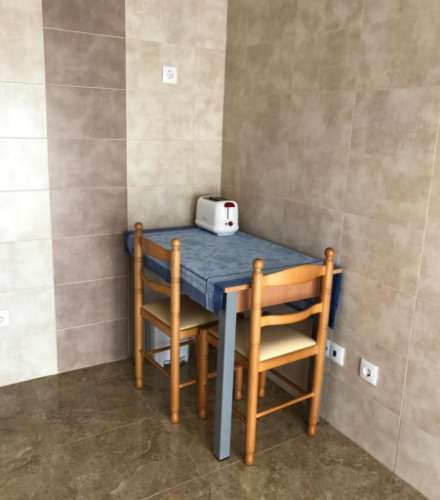 Apartamento T2 Duplex no centro de Monte Gordo para arrendamento de Outubro a Maio com Wi-Fi.
