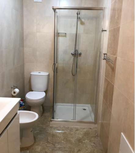 Apartamento T2 Duplex no centro de Monte Gordo para arrendamento de Outubro a Maio com Wi-Fi.