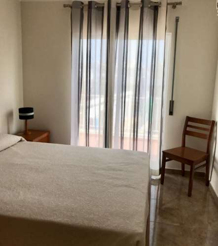 Apartamento T2 Duplex no centro de Monte Gordo para arrendamento de Outubro a Maio com Wi-Fi.