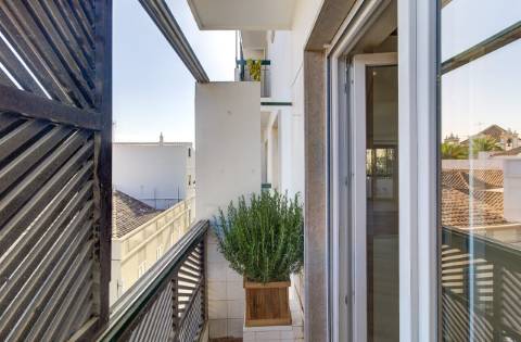 Apartamento T3 remodelado no centro de Tavira com vistas Panorâmicas!