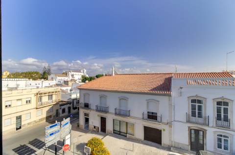 Apartamento T3 remodelado no centro de Tavira com vistas Panorâmicas!