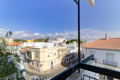 Apartamento T3 remodelado no centro de Tavira com vistas Panorâmicas!