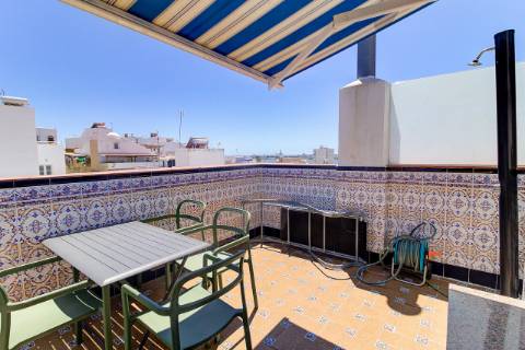 Moradia T3 - Renovada com Terraços e Vista Rio em Ayamonte