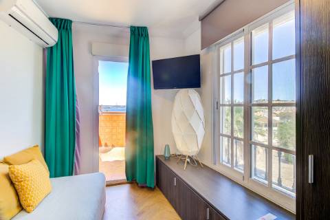 Moradia T3 - Renovada com Terraços e Vista Rio em Ayamonte