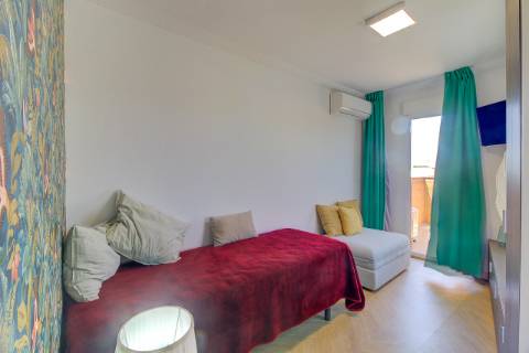 Moradia T3 - Renovada com Terraços e Vista Rio em Ayamonte