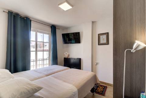 Moradia T3 - Renovada com Terraços e Vista Rio em Ayamonte