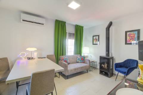 Moradia T3 - Renovada com Terraços e Vista Rio em Ayamonte