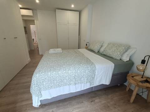 Apartamento em Condomínio com Piscina e estacionamento na Baixa de Olhão.