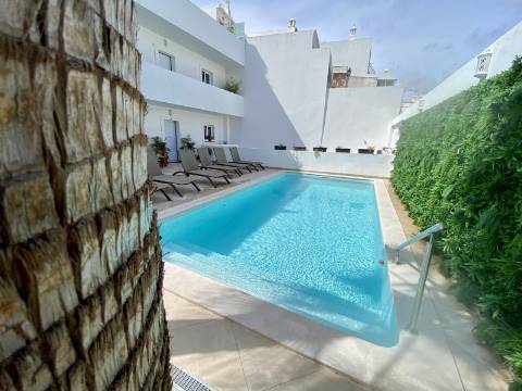 Apartamento em Condomínio com Piscina e estacionamento na Baixa de Olhão.