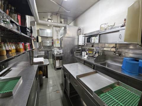 Vende-se; Simpátido Restaurante Pastelaria Fabrico próprio, Dom Rodrigo em Alvalade